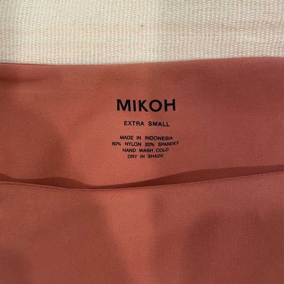 Mikoh Banyans top with Lanai bottom in a dusky rose - Picture 5 of 5